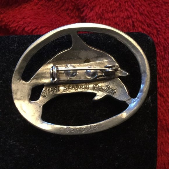 Vintage Seagull Pewter Dolphins Brooch - Picture 2 of 2
